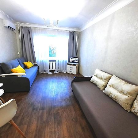 Квартира С Видом На Белую Беседку Сеть Апартаментов В Центре Alex Apartmets Бесконтактное Заселение 24-7 Poltava Eksteriør bilde