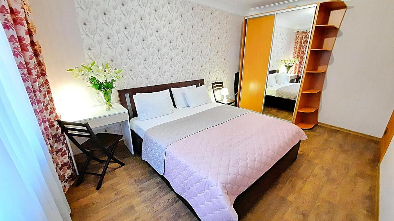 Квартира С Видом На Белую Беседку Сеть Апартаментов В Центре Alex Apartmets Бесконтактное Заселение 24-7 Poltava Eksteriør bilde