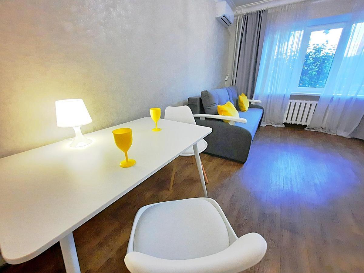 Квартира С Видом На Белую Беседку Сеть Апартаментов В Центре Alex Apartmets Бесконтактное Заселение 24-7 Poltava Eksteriør bilde