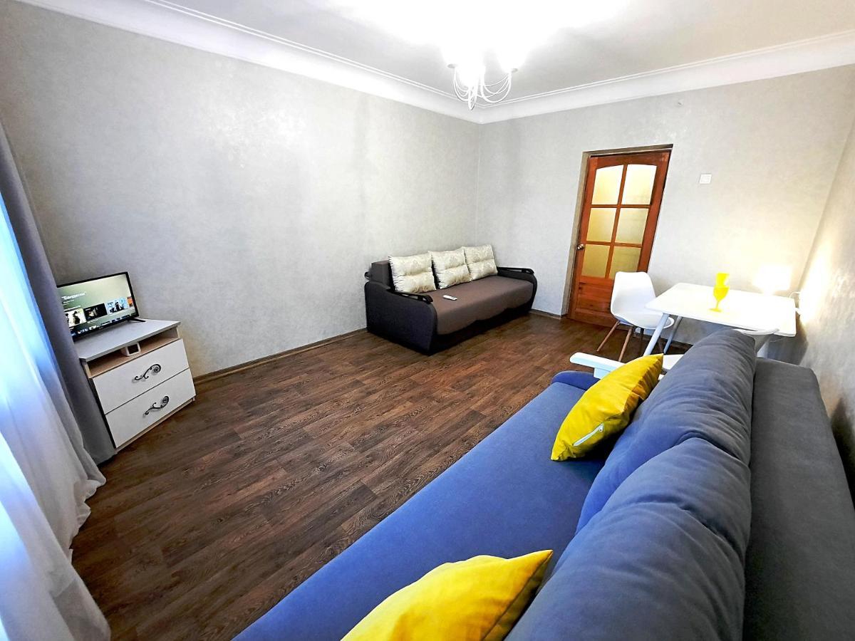 Квартира С Видом На Белую Беседку Сеть Апартаментов В Центре Alex Apartmets Бесконтактное Заселение 24-7 Poltava Eksteriør bilde