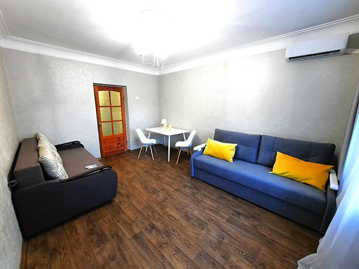 Квартира С Видом На Белую Беседку Сеть Апартаментов В Центре Alex Apartmets Бесконтактное Заселение 24-7 Poltava Eksteriør bilde