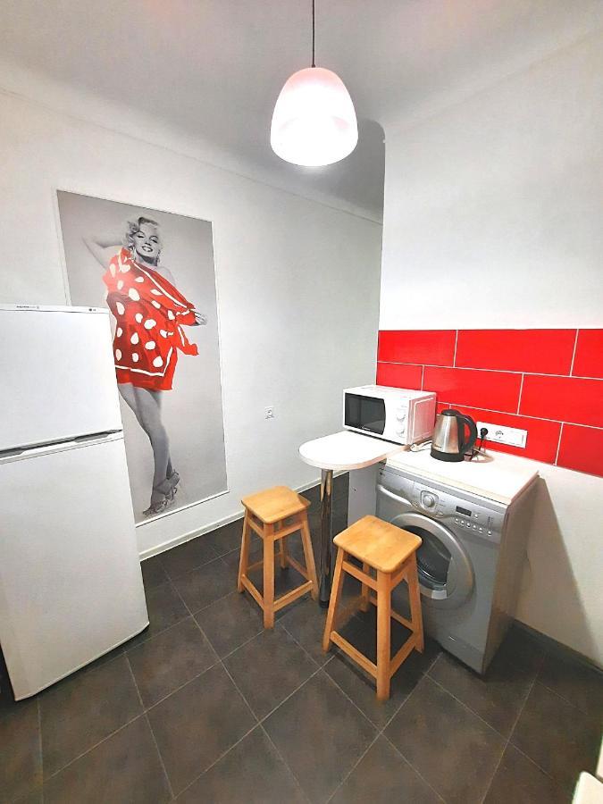 Квартира С Видом На Белую Беседку Сеть Апартаментов В Центре Alex Apartmets Бесконтактное Заселение 24-7 Poltava Eksteriør bilde